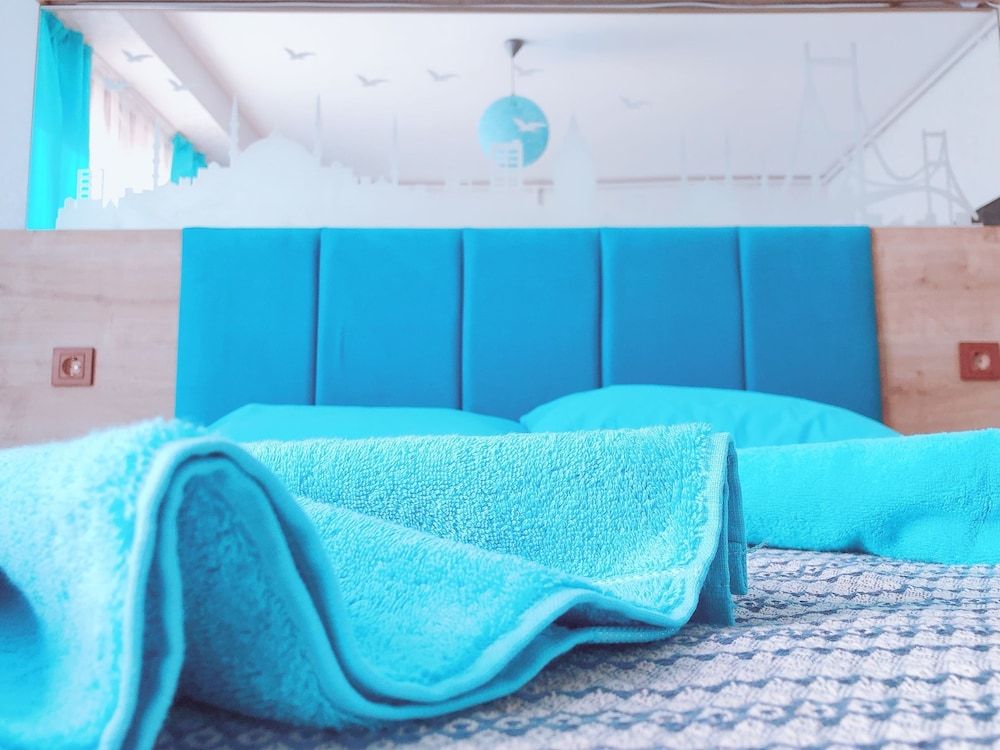 undefined Q Park Suit 5