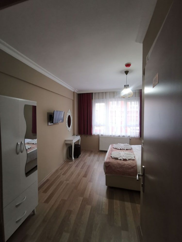 Kizil Elma Hotel Deluxe Room, Partial Sea View 3