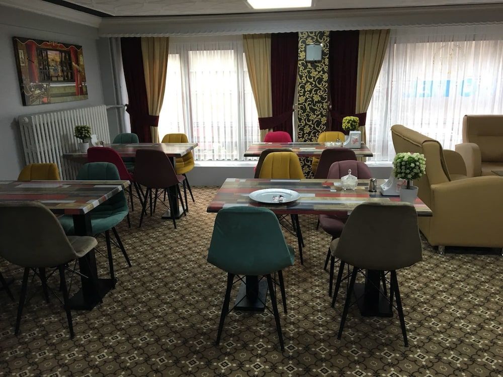 undefined Hotel Metropol 8