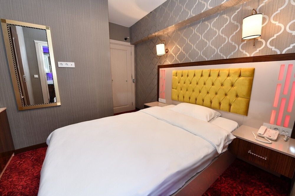 undefined Sea Moon Hotel 4