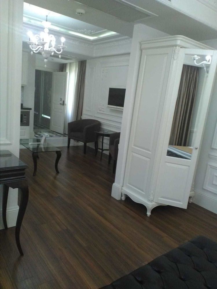 undefined Cartoon Residence - Adults Only 3