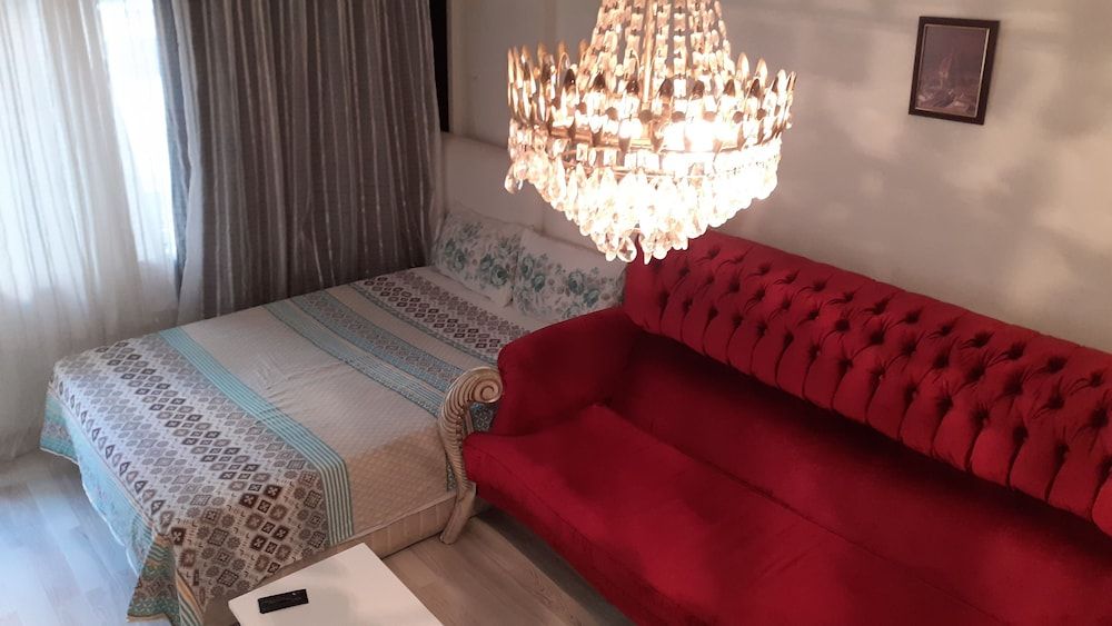 undefined Suite 79 7