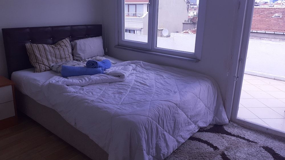 undefined Suite 79 8