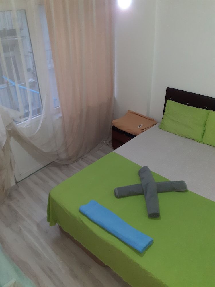 undefined Suite 79 6