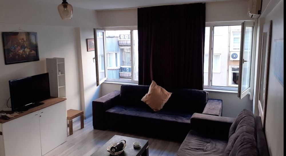 undefined Suite 79 3