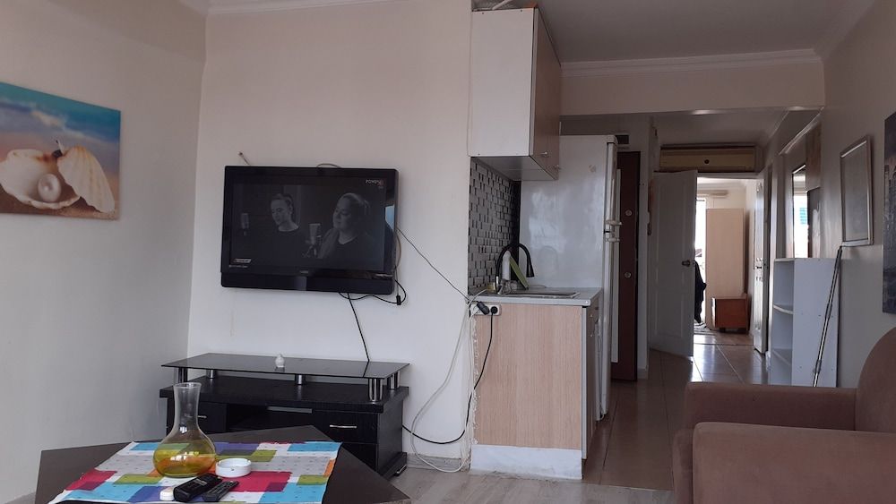 undefined Suite 79 10