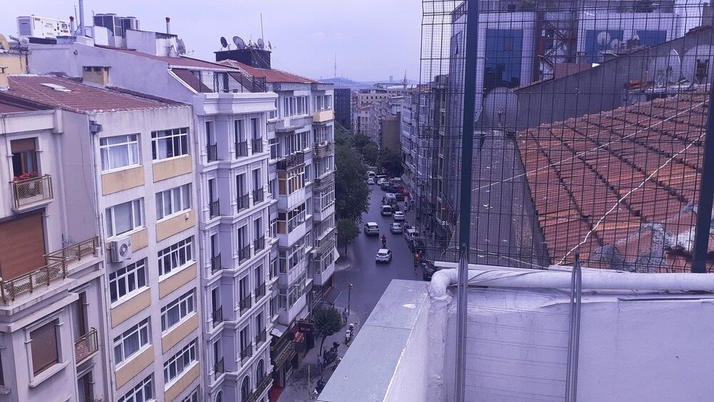 undefined Suite 79 9