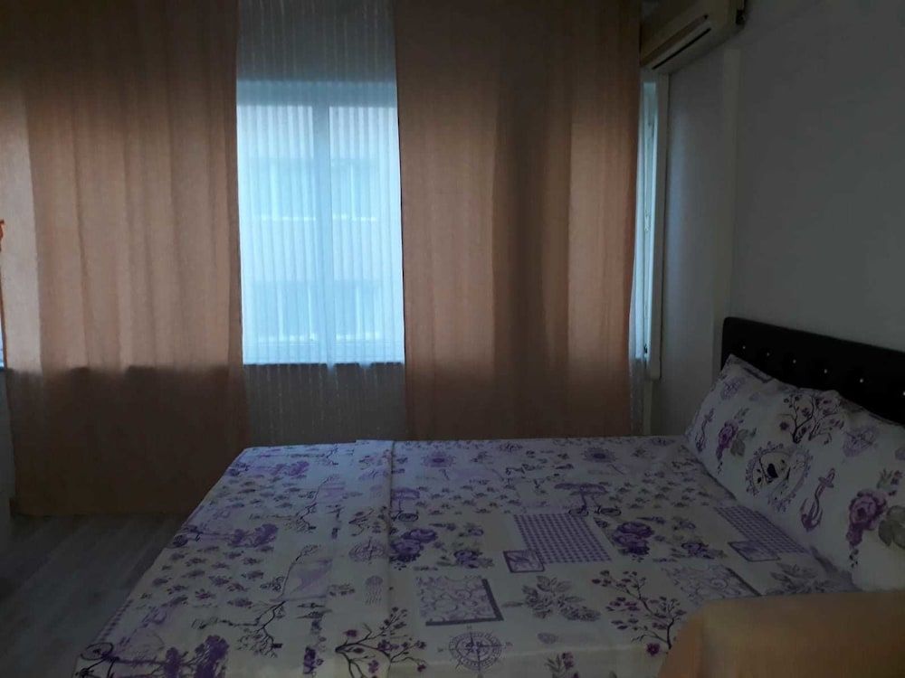 undefined Suite 79 4