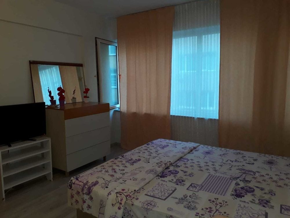 undefined Suite 79 5