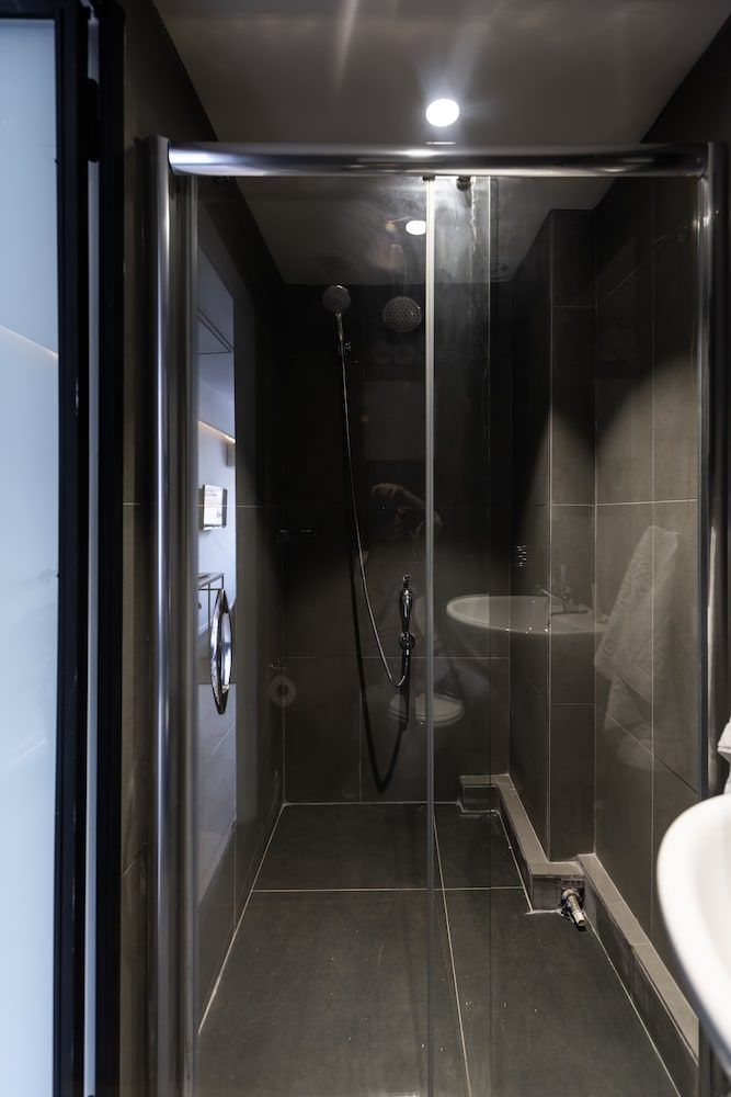 undefined Pesa Suites 8