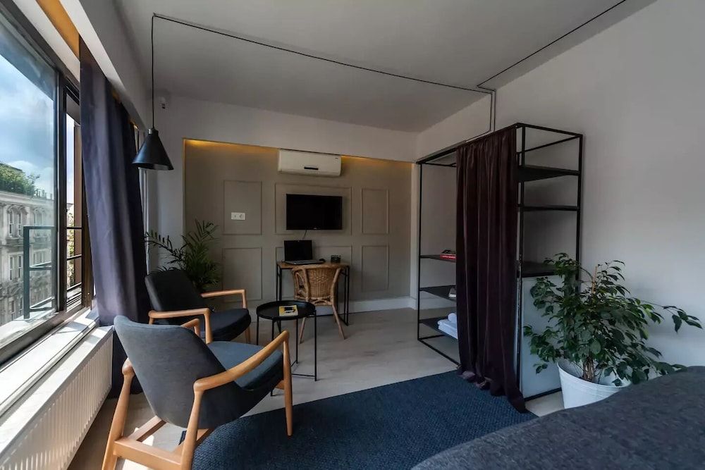 undefined Pesa Suites 9