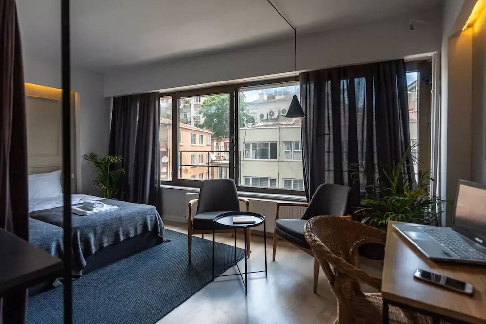 undefined Pesa Suites 10