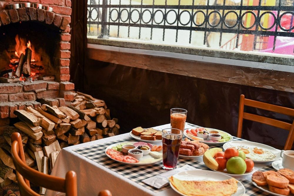 undefined April Hotel 10