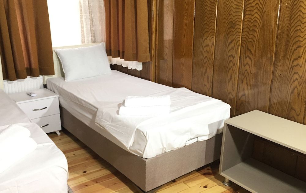 The Local Economy Twin Room 3