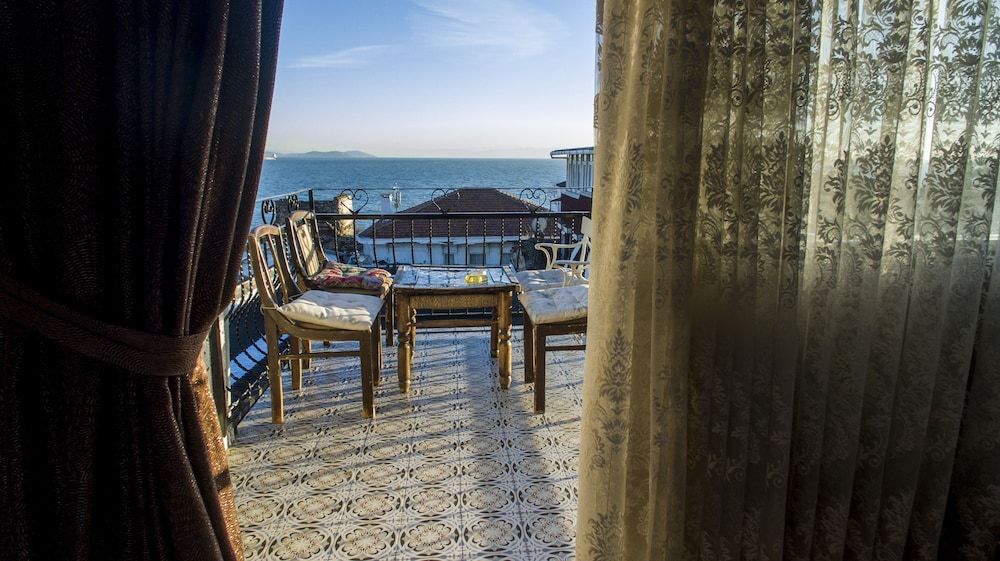 undefined The Local 2