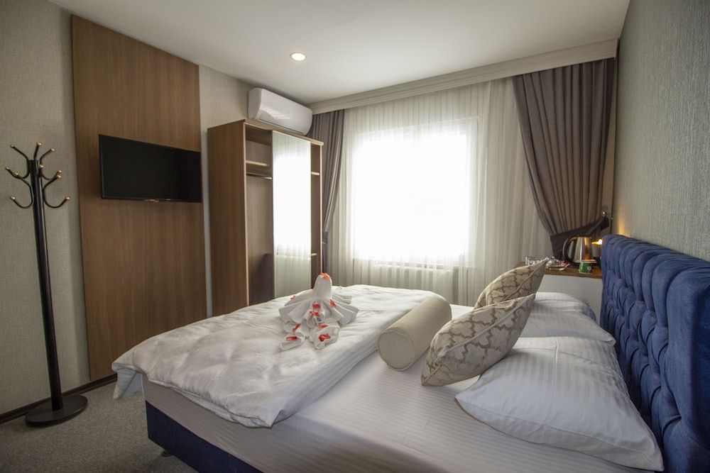 undefined Istanbul Nostalji Suit Avcılar