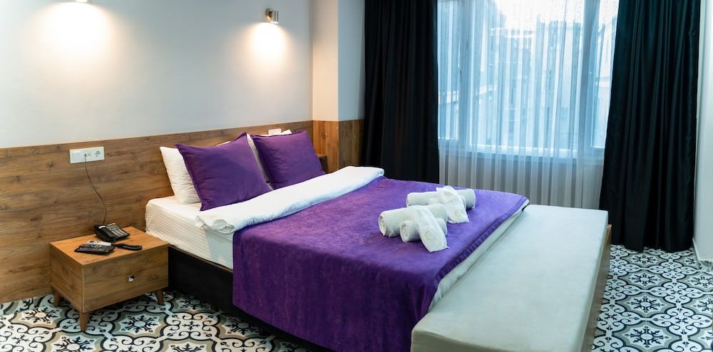 GreenPine Taksim Deluxe Double Room 7
