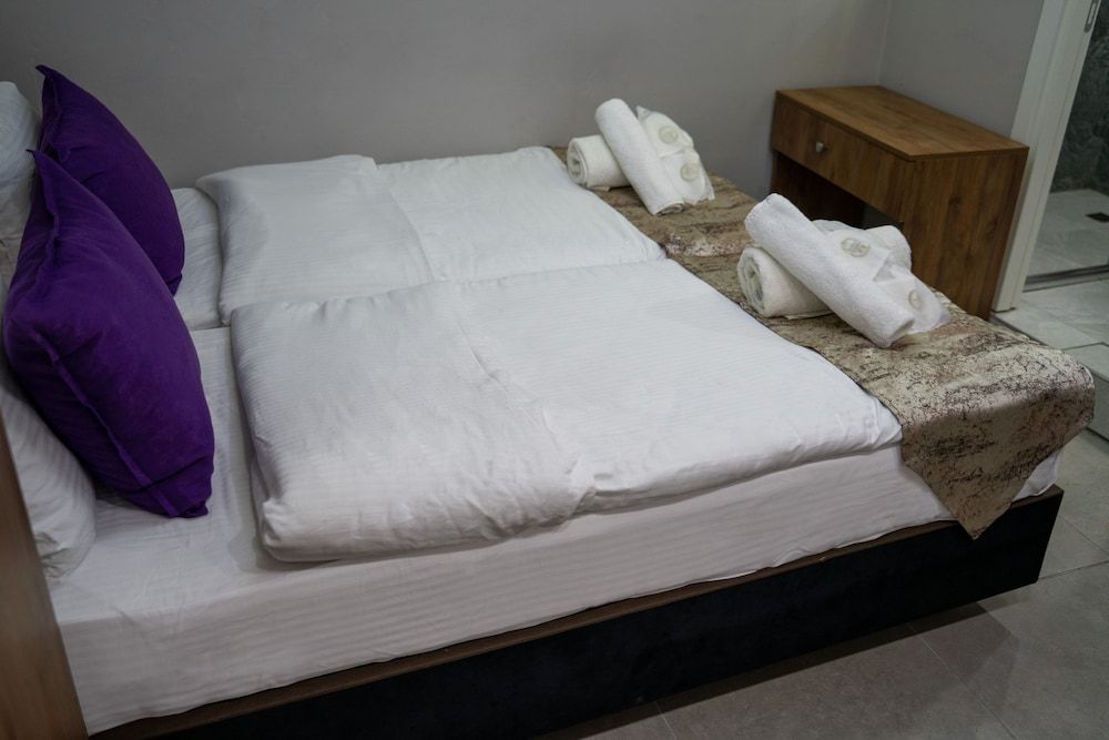 GreenPine Taksim Economy Twin Room 5