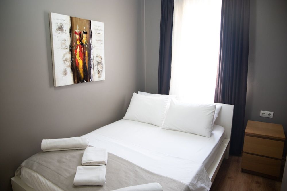 The Hera Suit Hotels Suite, 1 Bedroom 3