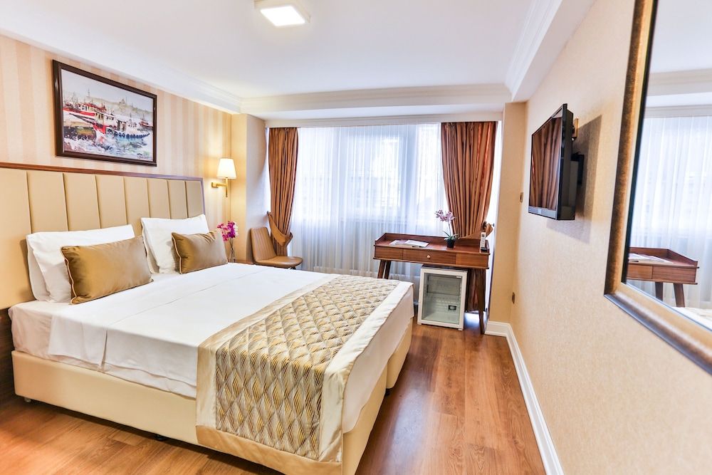 Economy Double Room, 1 Queen Bed, Non Smoking, Private Bathroom