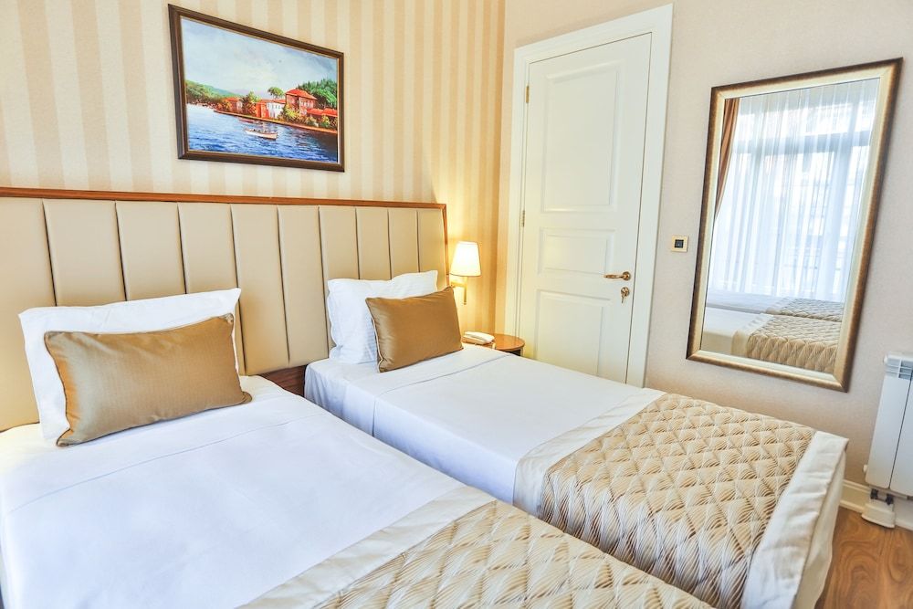 Family Triple Room, Multiple Beds, Non Smoking, Private Bathroom