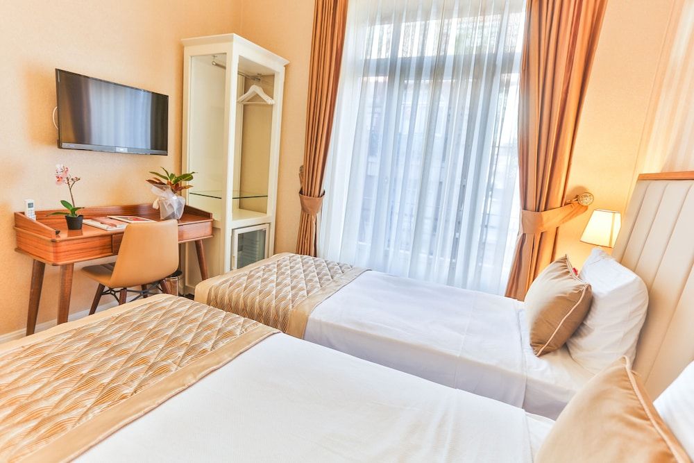 Family Triple Room, Multiple Beds, Non Smoking, Private Bathroom