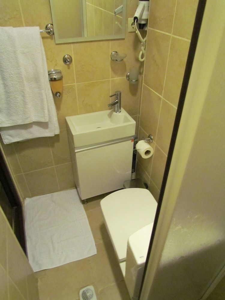 Hotel Promise Economy Single Room 4