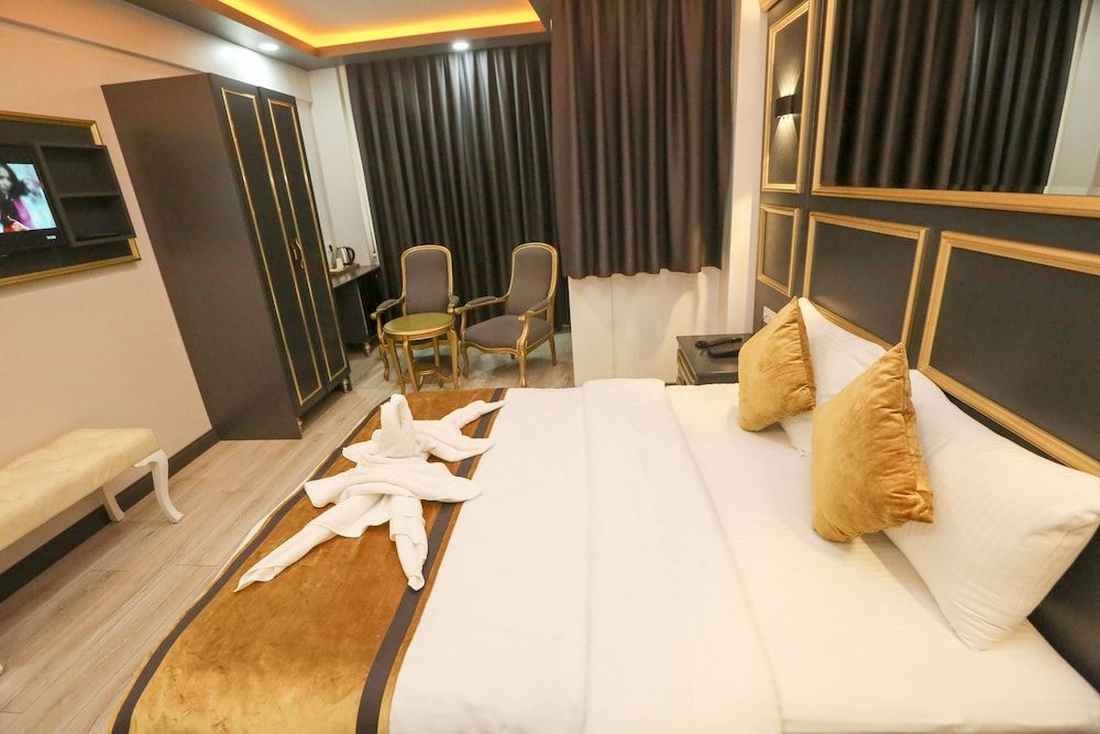 undefined Dnz Thetaximx Hotel 5