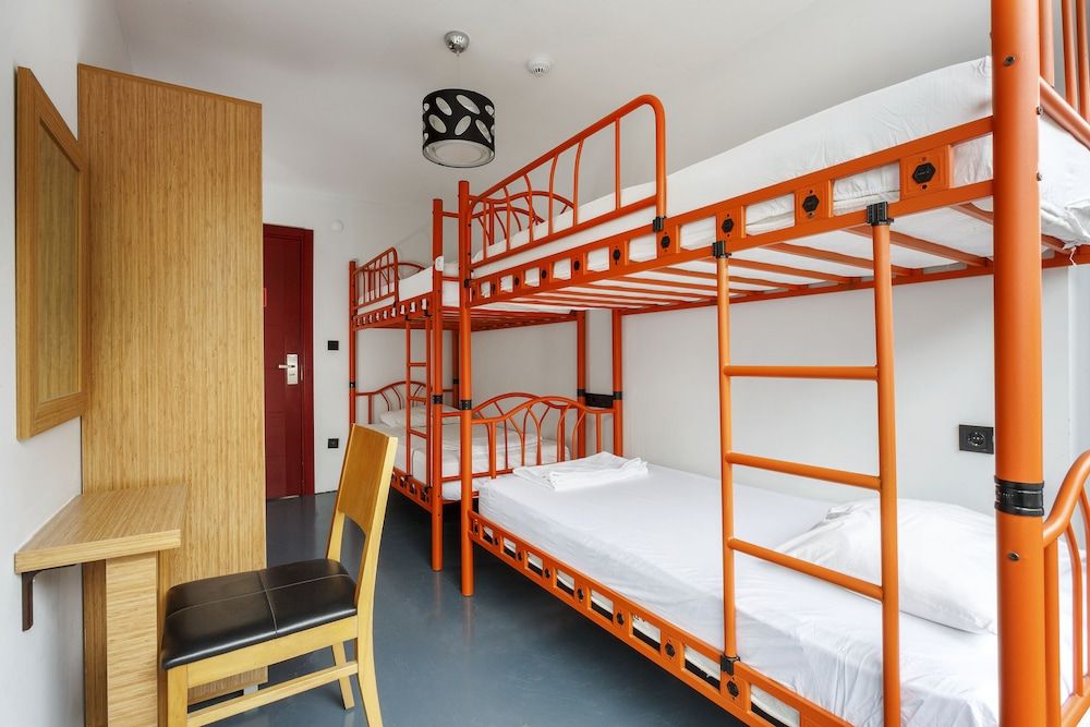 undefined The Room Hostel Moda 7