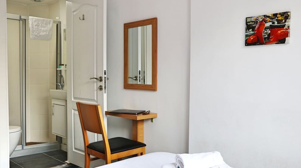 The Room Hostel Moda Superior Double or Twin Room, Non Smoking, Private Bathroom 5
