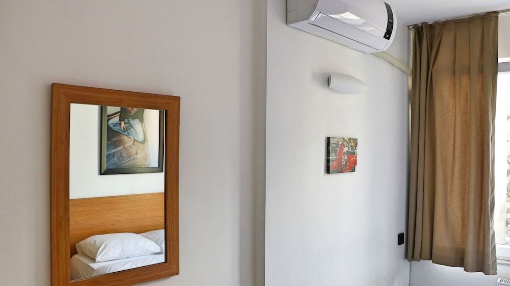 undefined The Room Hostel Moda 10