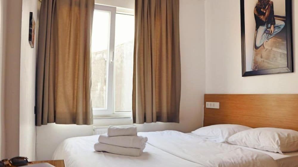 The Room Hostel Moda Superior Double or Twin Room, Non Smoking, Private Bathroom 8