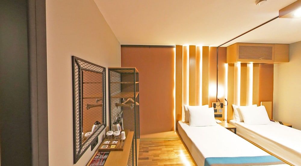 Antik Hotel Istanbul Standard Twin Room 12