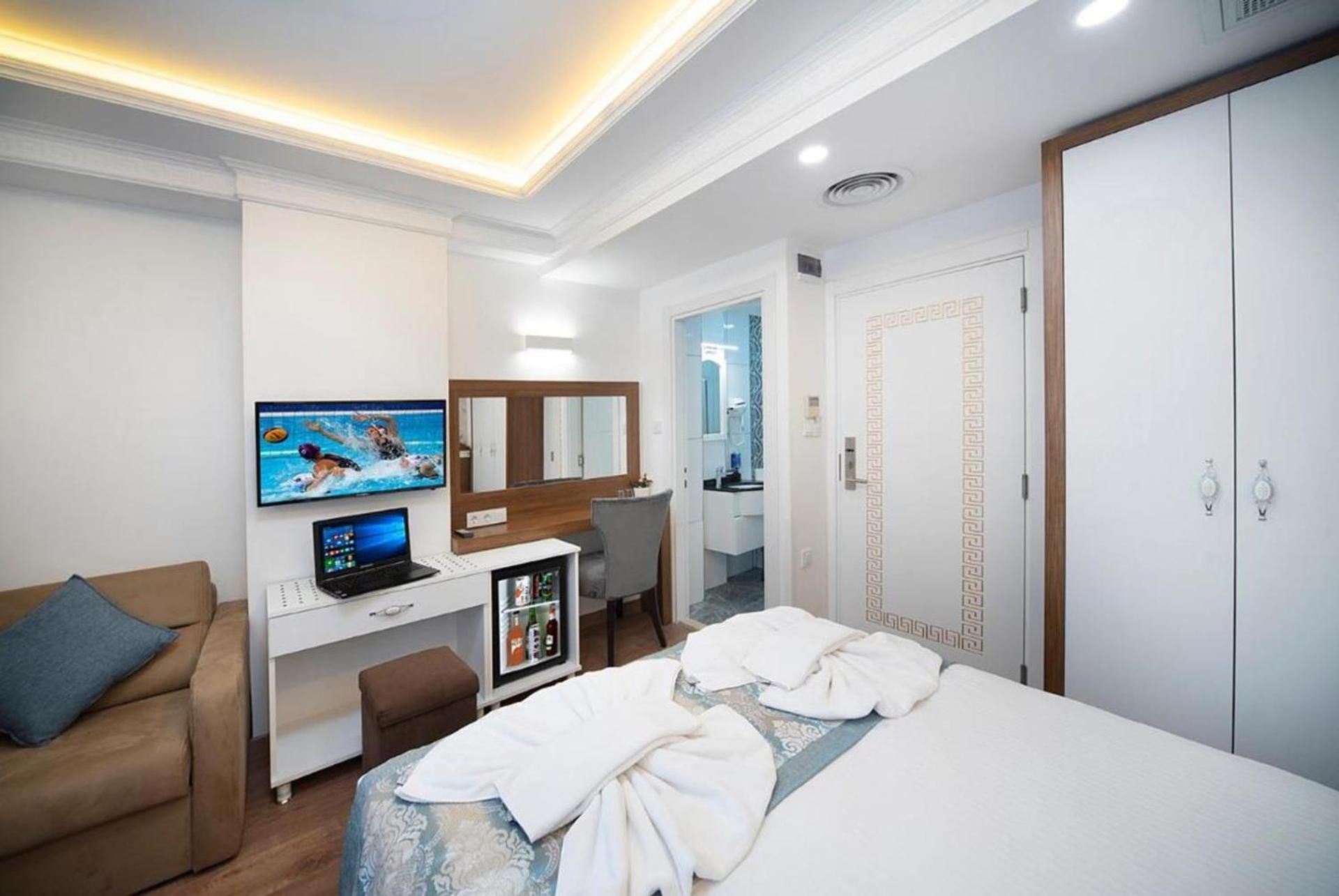 undefined Lika Hotel - Beautiful Standard Double or Twin Room in Center Istanbul 3