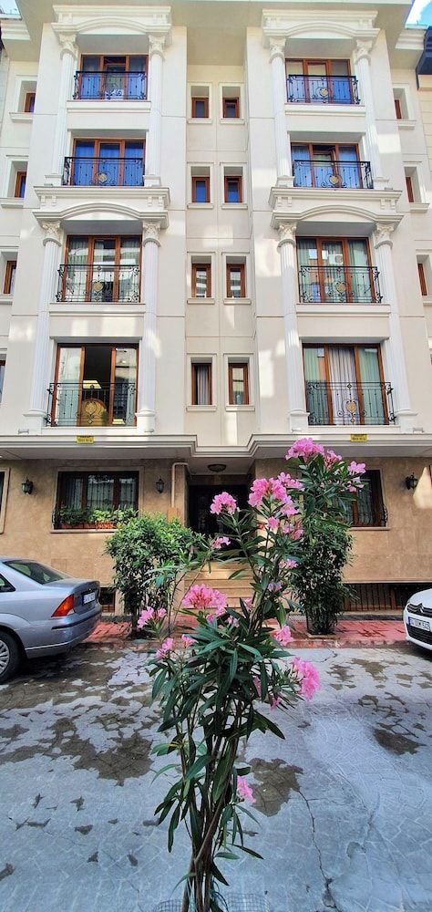 undefined TaksimFlat 6