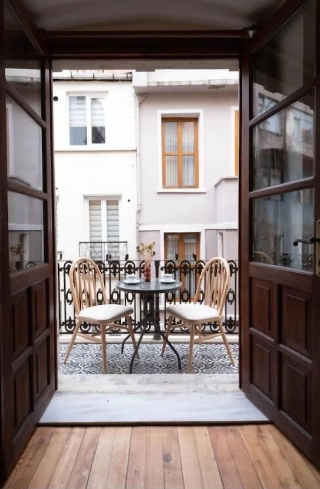 undefined Balcony Suit Pera in Galata 10