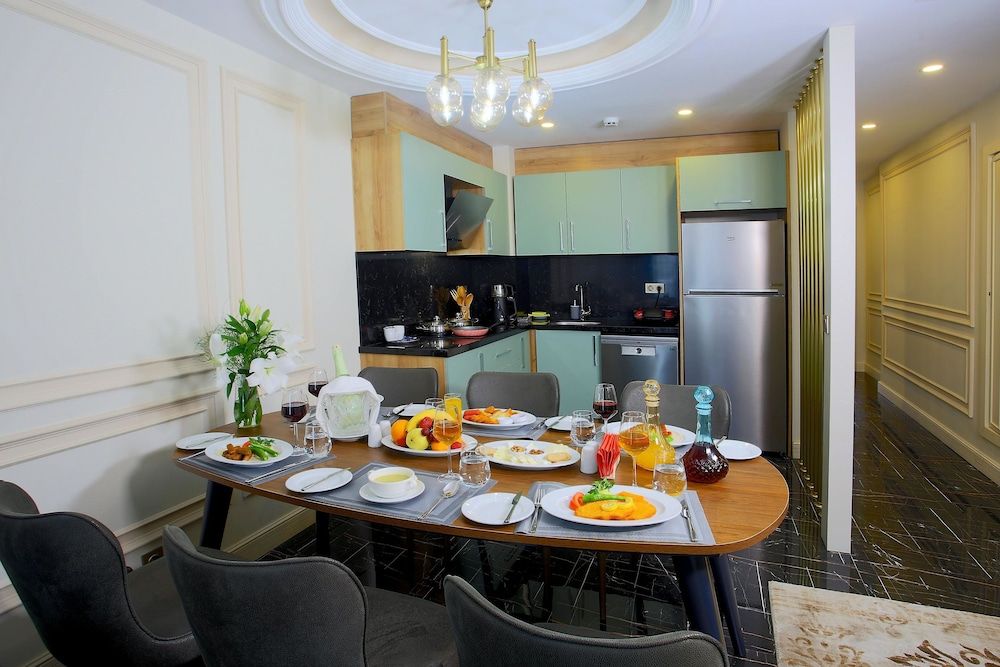 undefined Princely Suites 8