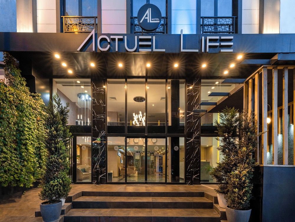 undefined actuel life hotel 8