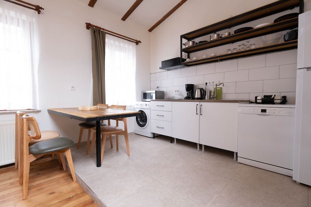 Penthouse in the Heart of Pera Business Room 6