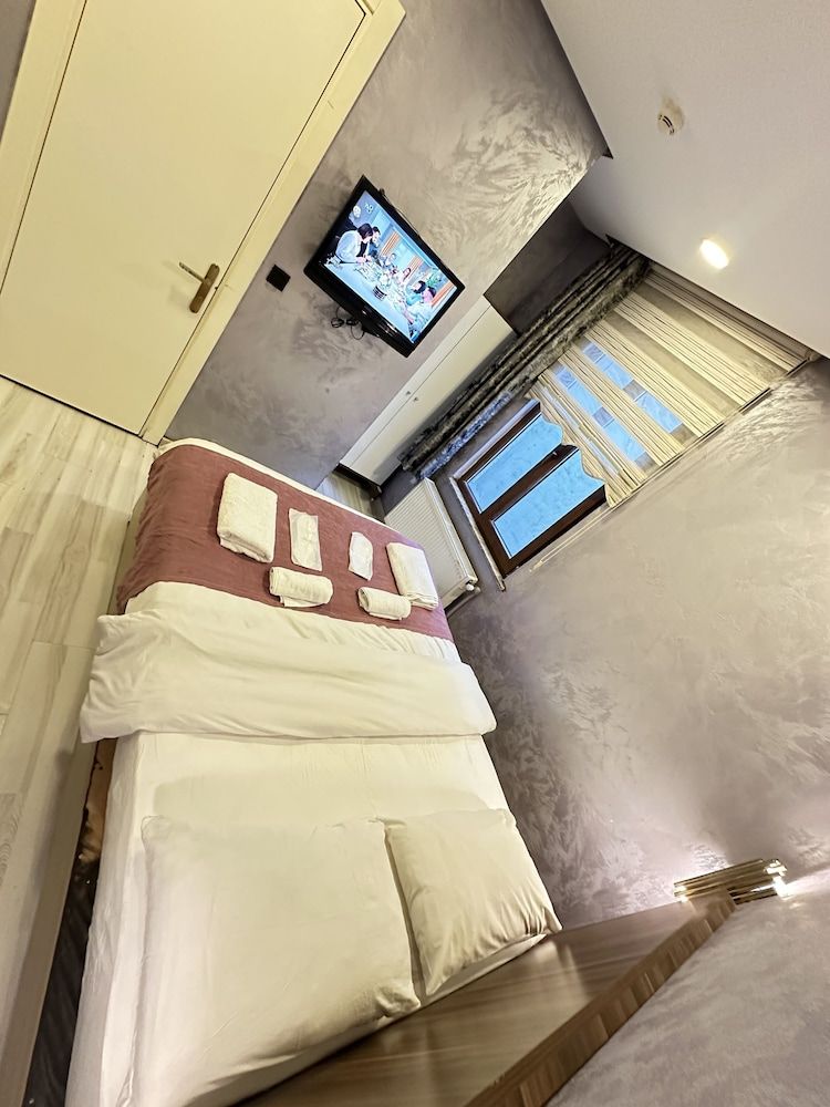 undefined Taxim Alyon Suite Hotel 2