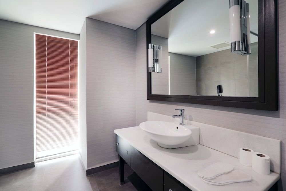 The Four Winds Hotel Superior Suite 8