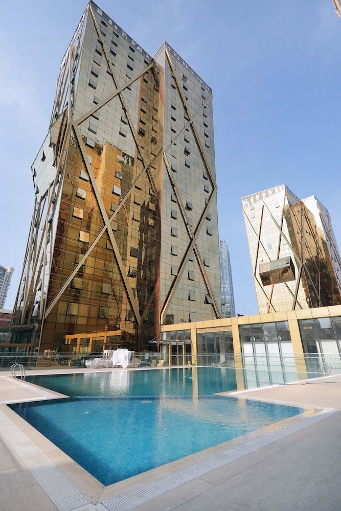 undefined The Four Winds Hotel 5