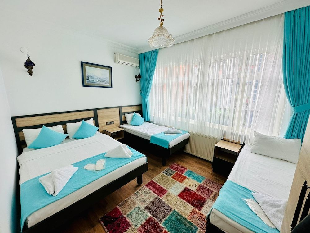 undefined La Maison Bleue 3