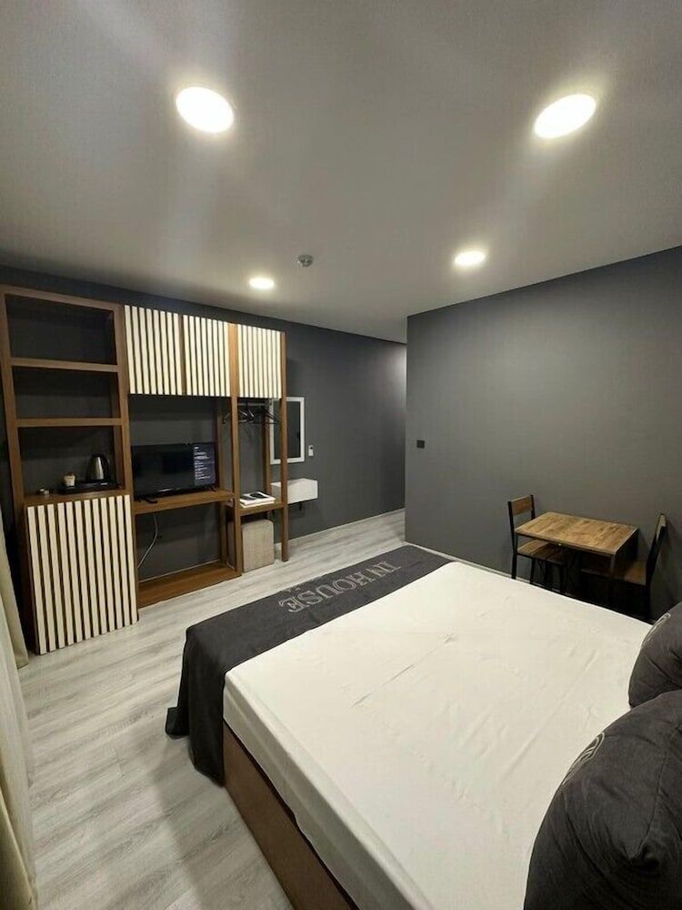 undefined In House Suite 10