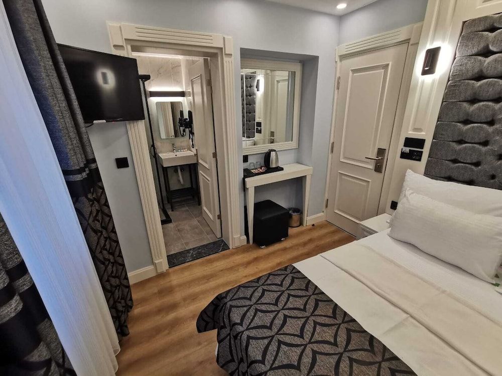 LUXX GARDEN HOTEL Economy Double Room