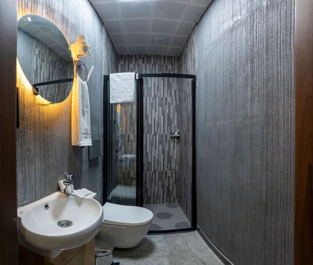 Comfort Point Deluxe Double Room 3