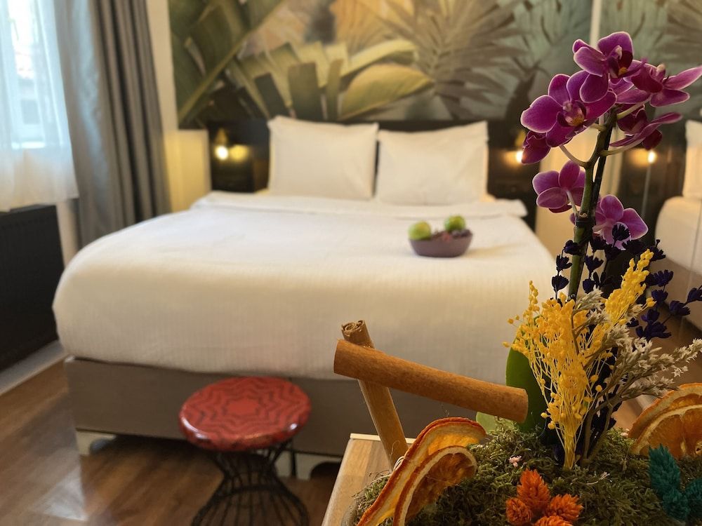 undefined Mates Istiklal