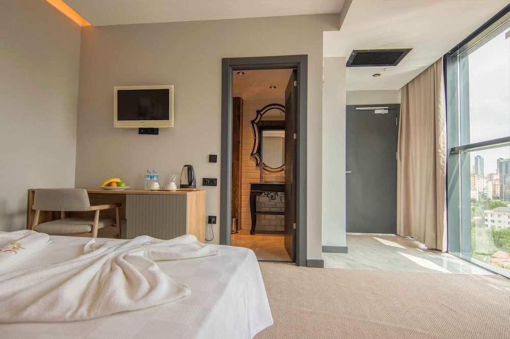 undefined Sherlock Homes Hotels 3