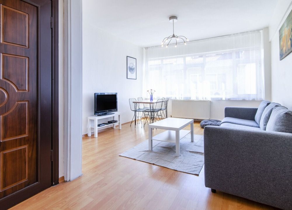 undefined Lovely and Central Flat With Balcony in Sisli 5