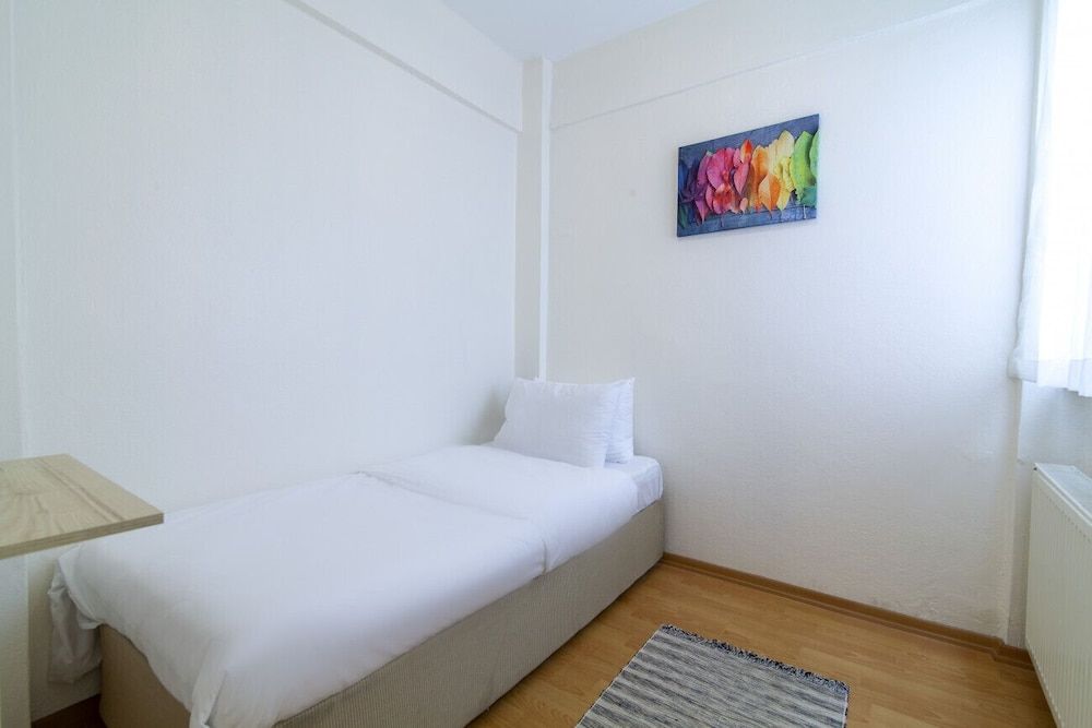 undefined Lovely and Central Flat With Balcony in Sisli 4